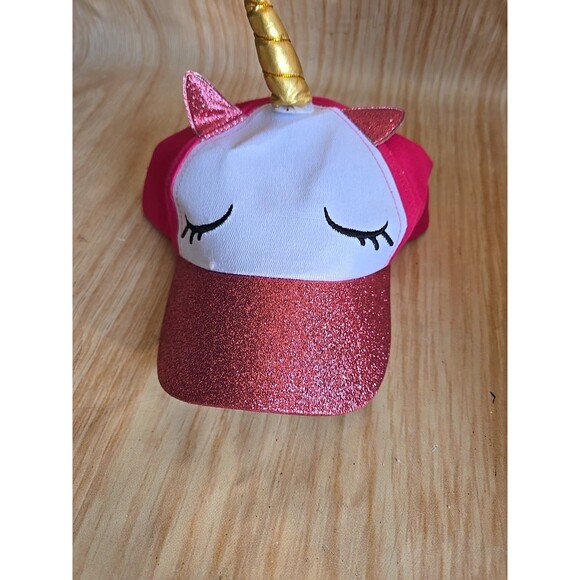 Girl's Cap With Unicorn Print - Picture 1 of 7